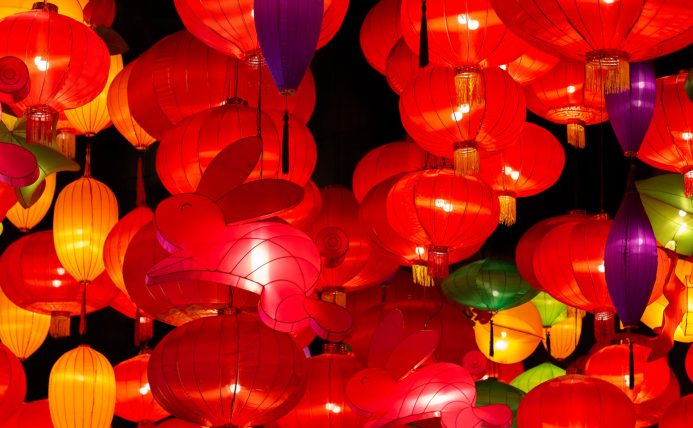 2026年9月25日 必应每日壁纸 – 庆祝中秋节的中国灯笼